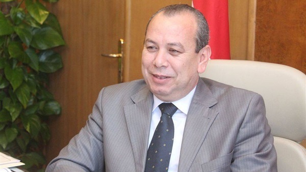 محافظ دمياط يشهد عملية اصطفاف معدات النظافة 