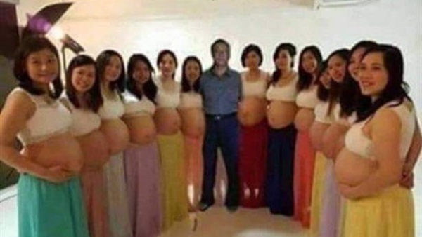 بالصورة..رجل متزوج من 13امرأة وجميعهما "حامل" 