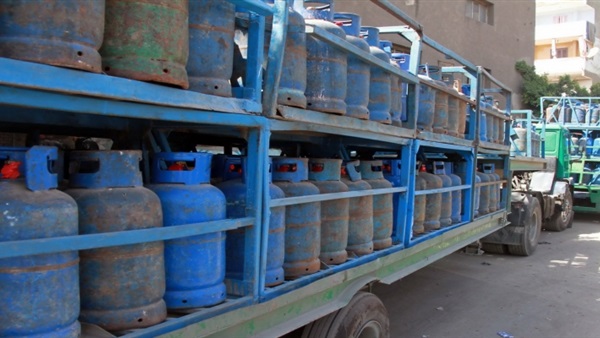سيارة لتوزيع أسطوانات الغاز بـ11 جنيهًا بالطود جنوبي الأقصر 