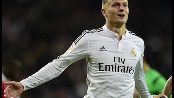 ريال مدريد يمدد عقد «كروس» لعامين إضافيين