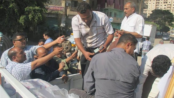 توزيع 35 طن سكر بسعر 5 جنيه للكيلو بالمنوفية