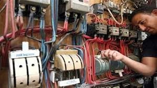 شرطة الكهرباء تضبط ٩ آلاف قضية سرقة تيار كهربائي 
