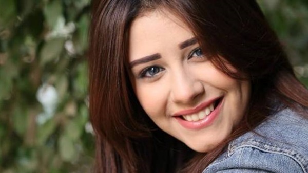 هبة ماهر تشارك الكابتن جمال عبد الحميد تقديم «أستاد العرب»