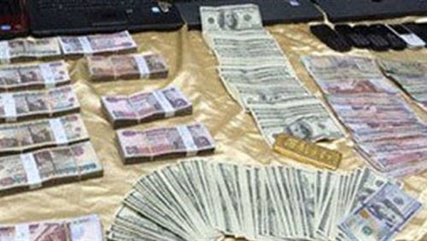 جمارك السلوم تحبط محاولة تهريب كمية من النقد المصري