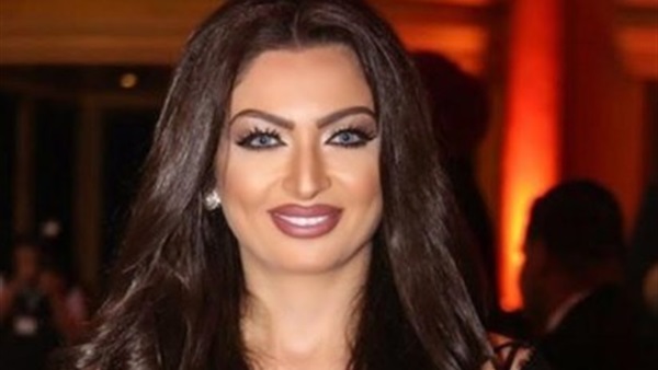 صور.. خلود النمر: سعيدة لحصولي على جائزة الدرع الذهبي 
