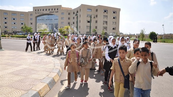 صور.. طلاب المدارس يتفقدون جامعة كفر الشيخ