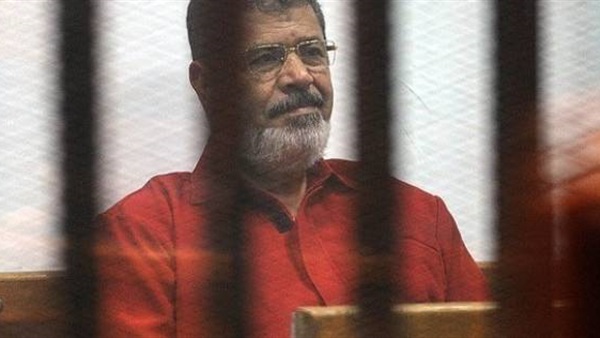 تأجيل محاكمة مرسي و24 آخرين لاتهامهم بإهانة القضاء لـ 6 نوفمبر