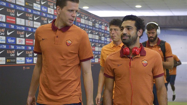 محمد صلاح على مقاعد بدلاء روما أمام استيرا فيينا 