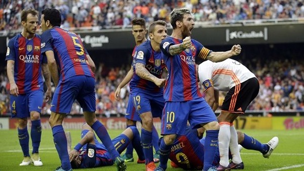 فالنسيا: على الحكم أن يخجل من مستواه في مباراة فريقنا أمام برشلونة