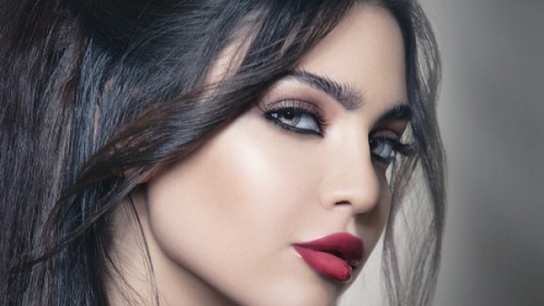 قمر تستعد لتسجيل أغنيات باللهجة المصرية