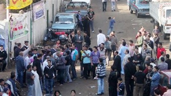 اشتباكات بين ضحايا «مستريح دمياط» وأحد أبنائه ..والأمن يتدخل