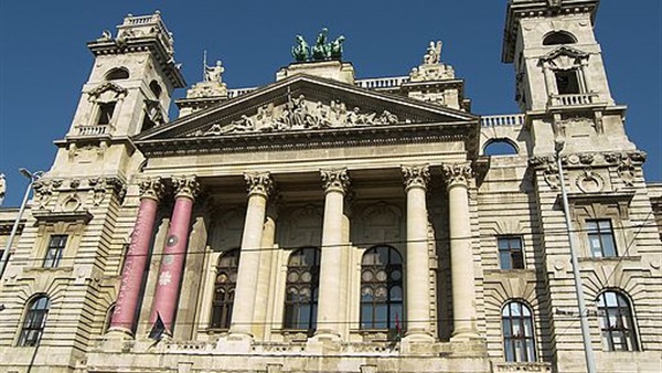 متحف الشارقة يستضيف روائع عثمانية من متحف بودابست