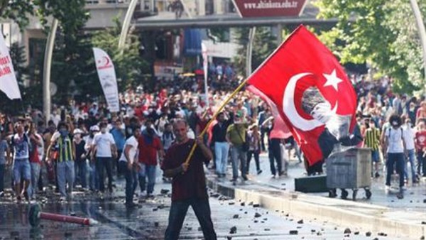 اشتباكات بين طلاب قوميين وأكراد في جامعات تركية