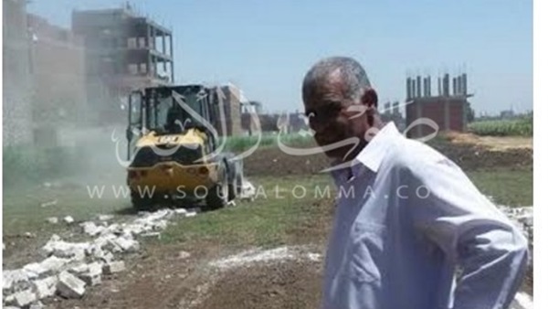 صور.. تنفيذ 26 حكما وقرار إزالة على الأراضي الزراعية في سوهاج 