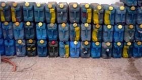 ضبط 440 لتر بنزين مدعم قبل بيعها بالسوق السوداء في الإسكندرية