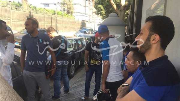 صور.. وقفة احتجاجية للاعبي «منتخب الصالات» بالجبلاية