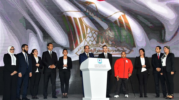 «السيسي» يطالب الشباب بالتغلب على تحدي الوقت