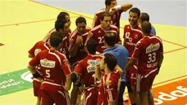 جمهور الأحمر يساهم في فوز يد الأهلي علي الطيران 