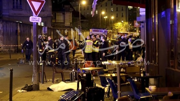 بالفيديو.. احتجاز رهائن داخل مسرح "باتاكلان" بباريس.. وأولاند يعقد اجتماع أزمة