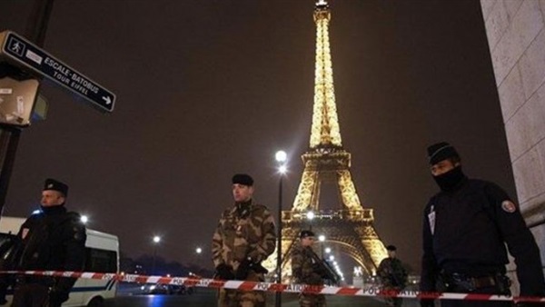 ارتفاع حصيلة القتلى في اعتداءات باريس إلى 60 قتيلا