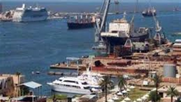 ميناء دمياط يستقبل 8 سفن للحاويات والبضائع العامة
