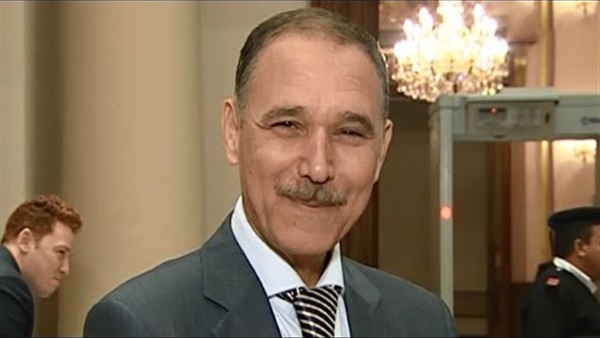 الحكام يستخدمون «السماعات» مع بدء استئناف الدوري