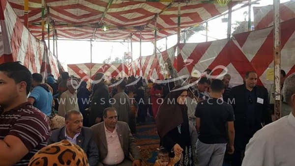 صور.. الكشف على 2400 حالة فى قافلة طبية بالدقهلية