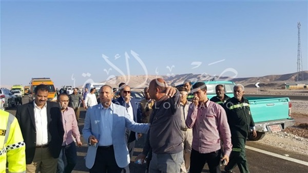 محافظ قنا يشيد بجهود الجيش فى حادث طريق سوهاج المروع