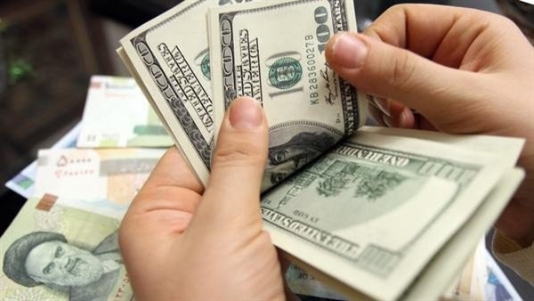  الدولار يسجل 17 جنيها بالسوق السوداء