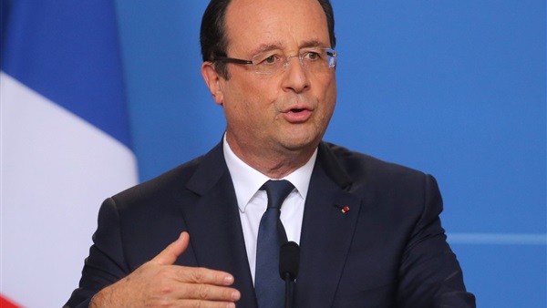 هولاند يعلن حربا "لا هوادة فيها" ضد الارهابيين
