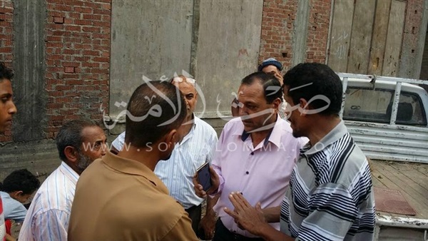 صور.. رئيس مدينة فارسكور يستمع لشكاوى المواطنين