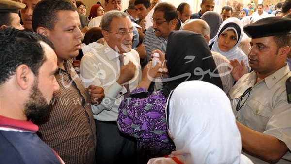 صور.. جولة مفاجئة لمحافظ القليوبية بمدينة شبين القناطر