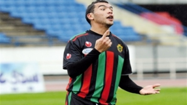 بسبب تهديدات مجهولين.. لاعب مغربي يؤجل زفافه 