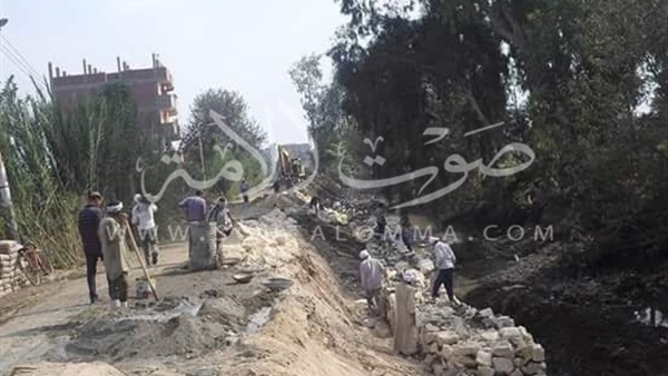 صور.. استكمال أعمال تكسية ترعة الدون بالباجور في المنوقية