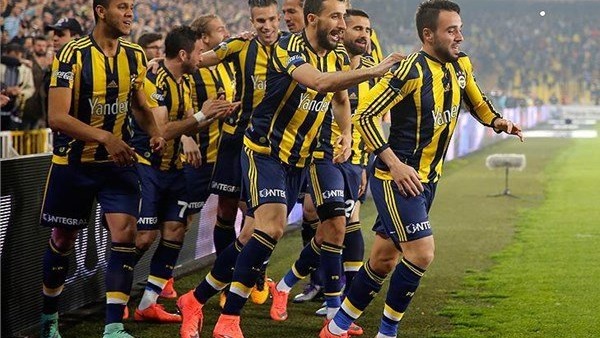 بلدية اسطنبول يتصدر الدوري التركي في كرة القدم