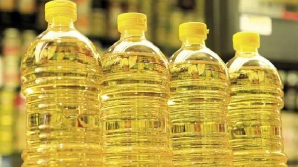 ضبط 1297 زجاجة زيت تمويني مدعم في حملات تموينية بالبحيرة