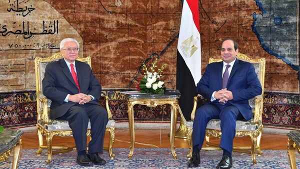 «السيسي» ورئيس سنغافورة يتفقان على تعزيز العلاقات التجارية والاستثمارية