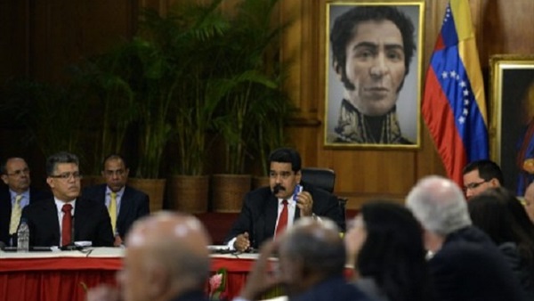 الحكومة والمعارضة في فنزويلا يوافقان على التهدئة 