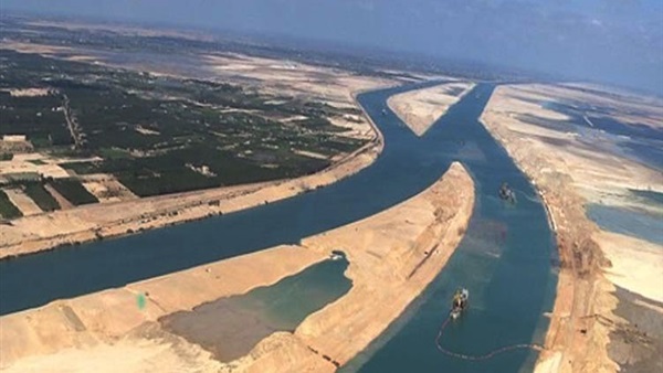 عبور 36 سفينة قناة السويس