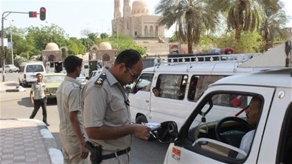 ضبط سائقين يتعاطيان المواد المخدرة أثناء القيادة في أسيوط