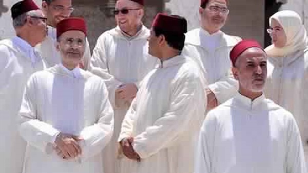 الحكومة المغربية خليط بين «الكتلة» و«الأحرار» بقيادة إخوان بنكيران