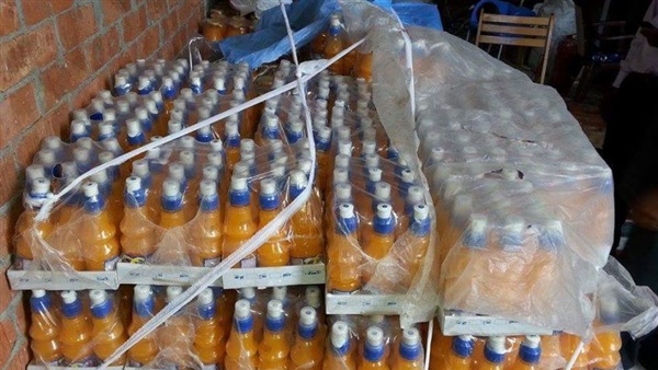 الصحة: إعدام 1320 لتر عصائر فاسدة