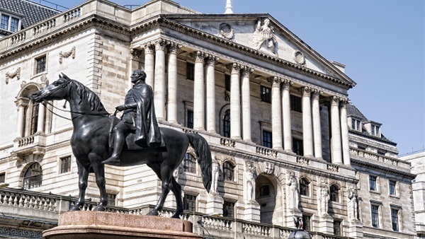 بنك إنجلترا يبقي على أسعار الفائدة دون تغيير عند 0.25%