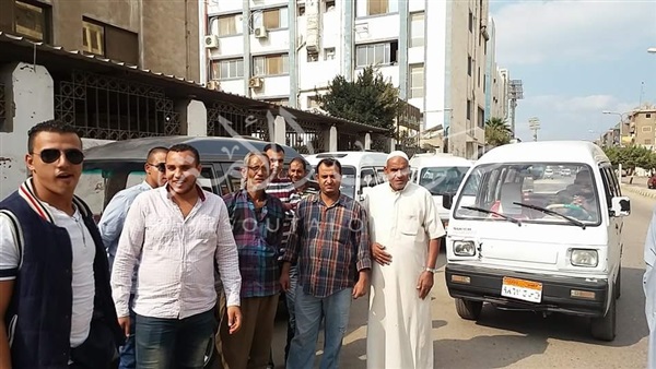 صور.. موطنون عن ارتفاع الأجرة: «جشع سائقين».. والمرور: «استغلال»