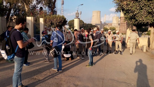 صور.. الأمن يمنع الإعلاميين من دخول مباراة الأهلي وطنطا