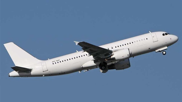 هبوط طائرة متجهة إلى فرنسا في أمستردام بعد تهديد عبر «تويتر»