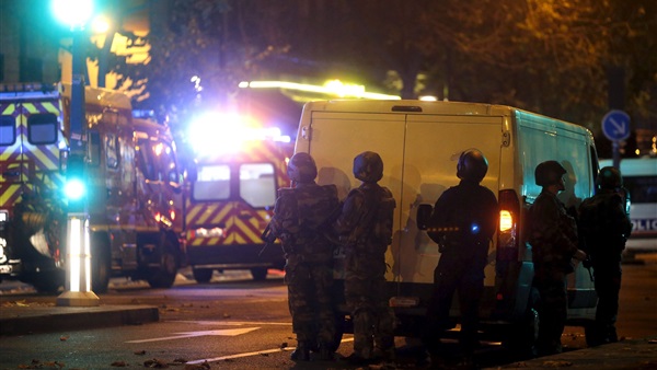 مصادر شرطية بباريس: أحد مرتكبي هجوم مسرح «باتاكلان» فرنسي 