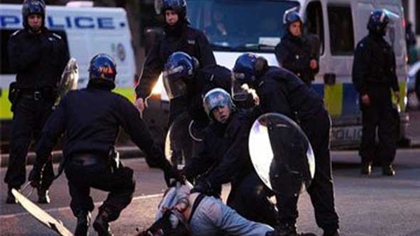 اعتقال فرنسي في مطار غاتويك ببريطانيا أخفي مسدسا في أمتعته