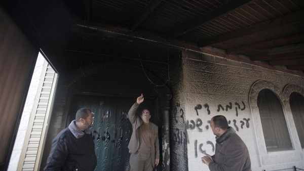 إرهابيون يحرقون مسجدا في إسبانيا ردا على هجمات باريس 