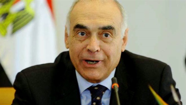 السفير أحمد درويش يتفقد «جناح مصر» في معرض بغداد الدولي